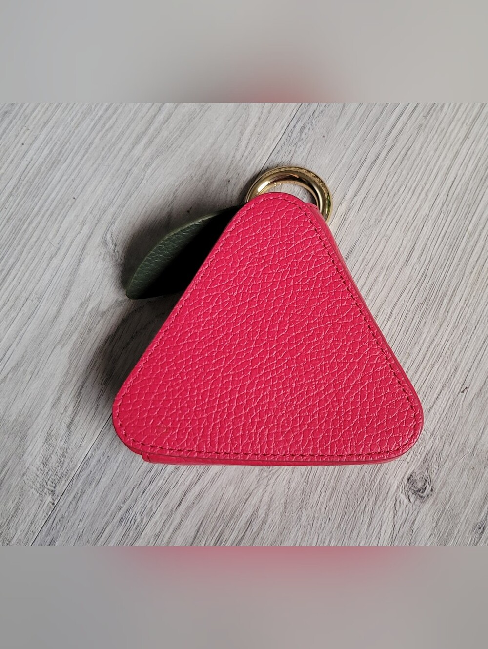 Cuyana Triangle Fruit Pouch Italian Leather Rare Raspberry & Gold Hinge, 4" x 4" - Picture 15 of 16